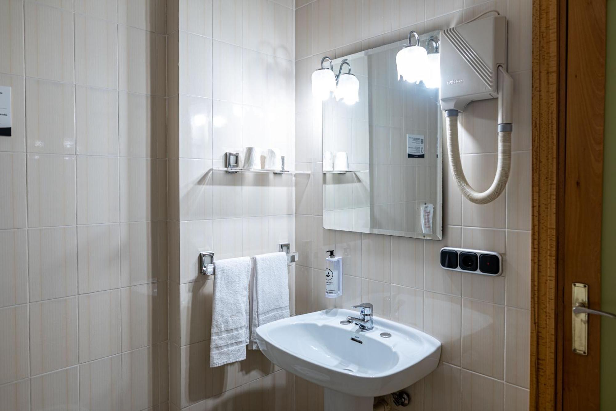 Hotel Alda Гихуэло Экстерьер фото